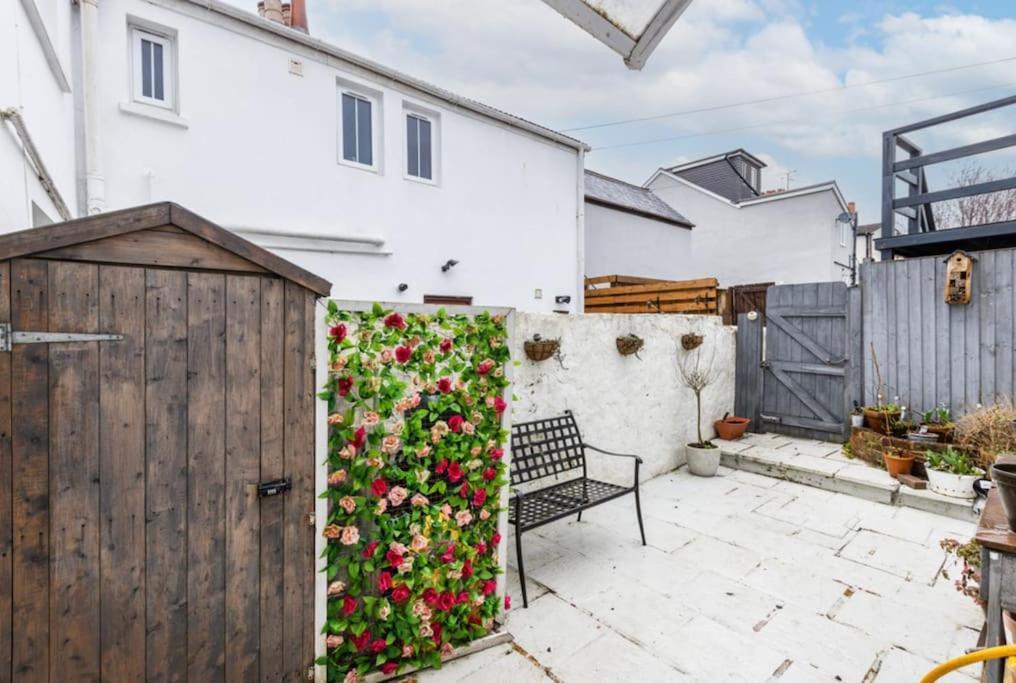 Apartamento Cosy Flat In Burgess Hill, Sussex Exterior foto